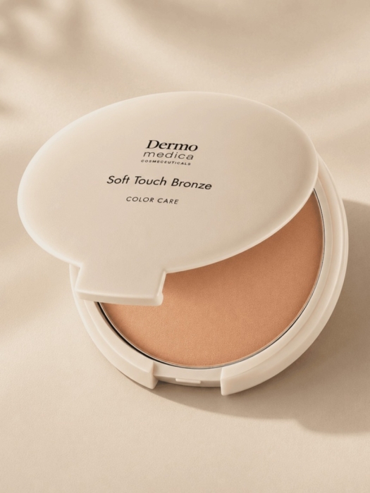 Dermomedica Soft Touch Bronze Pudrowy bronzer modelujący rysy twarzy i nadający efekt skóry muśniętej słońcem