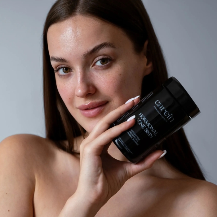 Carein Hormonal Acne Skin Kuracja 30 dni Gładka skóra bez trądziku hormonalnego 120 kaps.