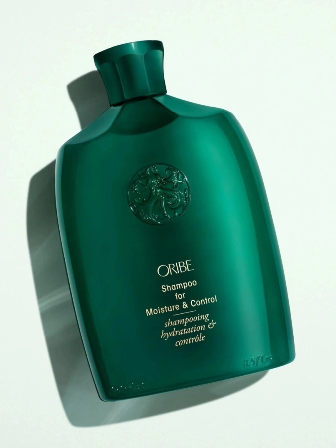 Oribe Moisture & Control Shampoo Nawilżający szampon do włosów kręconych i puszących się 250 ml