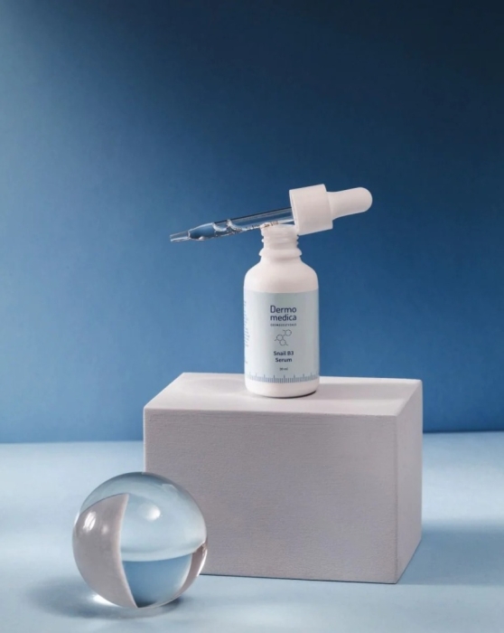 Dermomedica Snail B3 Serum Serum z ekstraktem ze śluzu ślimaka, witaminą B3 (niacynamidem) i beta-glukanem 30 ml