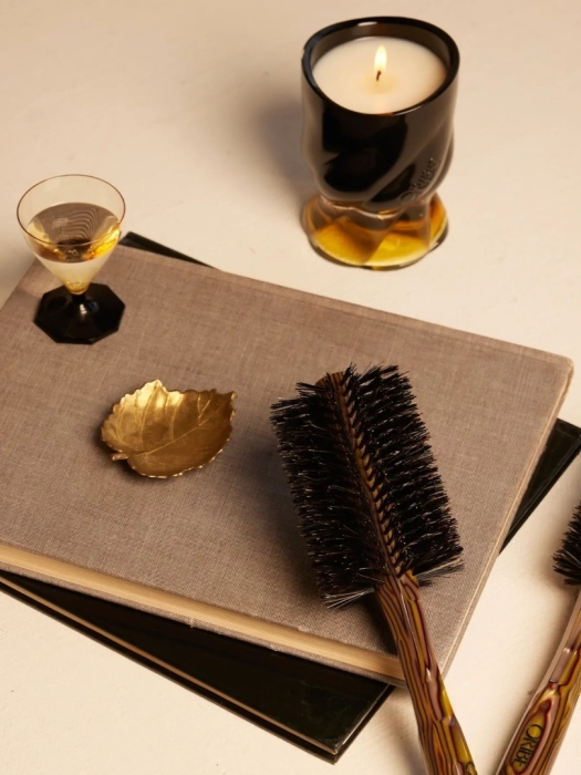 Oribe Italian Resin Medium Round Brush Średnia okrągła szczotka