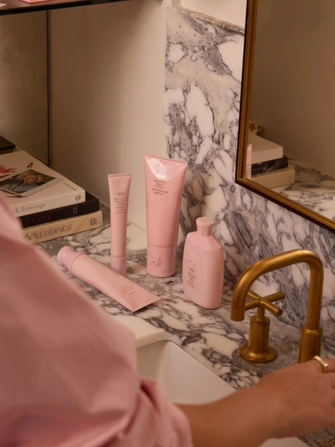 Oribe Serene Scalp Balancing Shampoo Oczyszczający szampon przeciwłupieżowy 250 ml