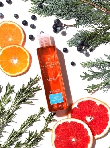 Aromatherapy Associates Revive Shower Oil Pobudzający olejek pod prysznic 250 ml