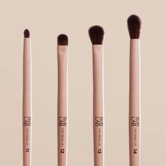 RVB LAB THE MAKE UP Precision Brush For Blending Eyeshadows 13 Precyzyjny pędzel do blendowania cieni 13