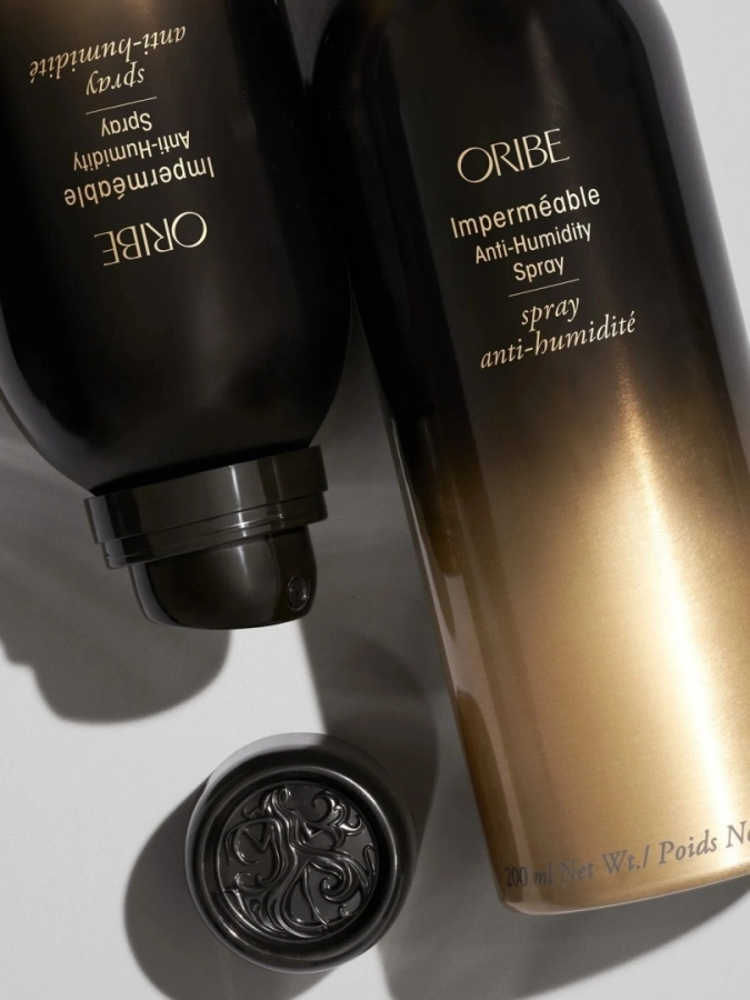 Oribe Signature Imperméable Anti-Humidity Spray Spray chroniący przed wilgocią i utrwalający stylizacje 200 ml