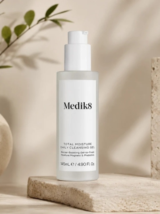 Medik8 Total Moisture Daily Cleansing Gel Nawilżający żel do codziennego oczyszczania skóry 145 ml