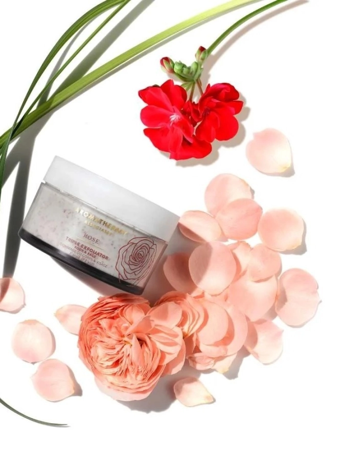 Aromatherapy Associates Rose Triple Exfoliator Różany peeling do twarzy i ciała 200 ml