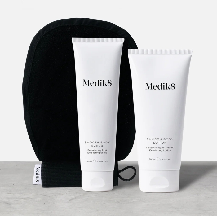 Medik8 Smooth Body Exfoliating Kit Odmładzający system kwasów AHA i BHA dla suchej i szorstkiej skóry 150 ml | 200 ml