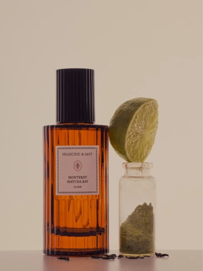 Francine & Mat Pielęgnacyjna mgiełka do ciała Monterey Matcha Bay 100 ml