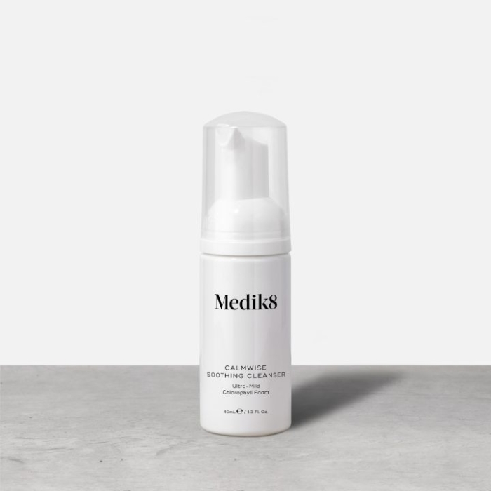 Medik8 Try Me Size Calmwise Soothing Cleanser Łagodna pianka oczyszczająca, redukująca zaczerwienienia skóry 40 ml