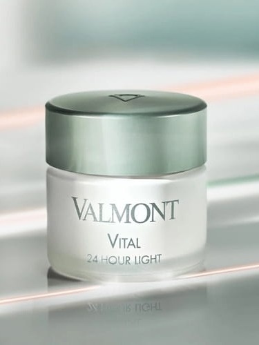 Valmont Vital 24 Hour Light Lekki rewitalizujący krem do twarzy 50 ml