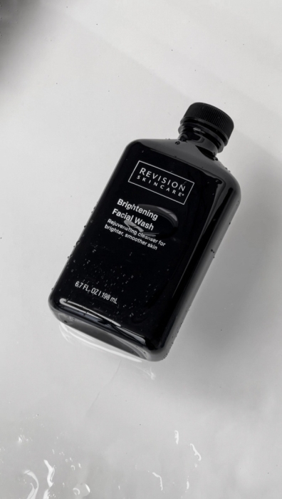 Revision Brightening Facial Wash Odmładzająco - rozjaśniający żel do mycia twarzy 198 ml