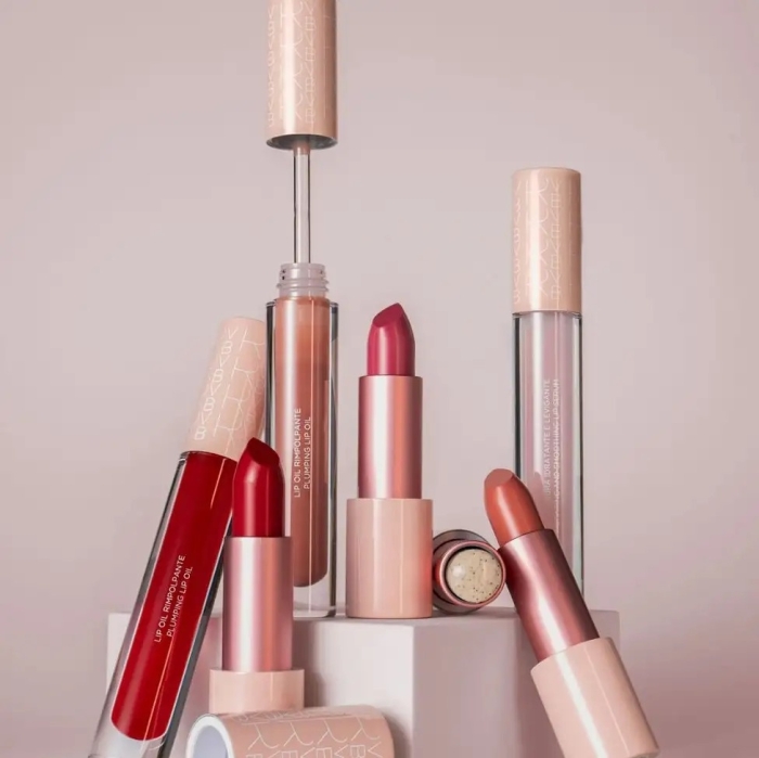 RVB LAB THE MAKE UP Volumising Lip Balm Intensywnie wypełniająca pomadka numer 44 3,7 g