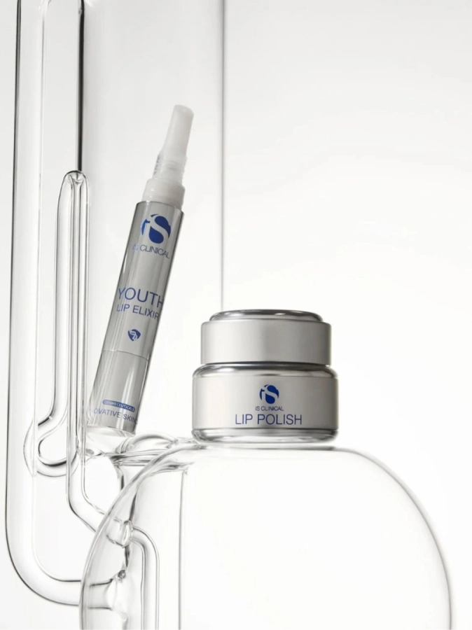 IS Clinical Duo Lip Zestaw Eliksir do ust o działaniu nawilżającym i wygładzającym 3,5 g + Witaminowy peeling do ust 15 g