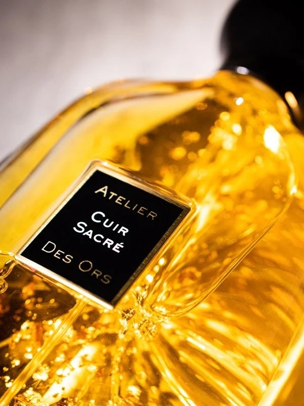 Atelier Des Ors Cuir Sacré Próbka z atomizerem 2 ml